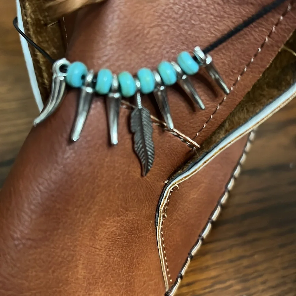 Moccasin shoes size 8 1/2 - Picture 3 of 6